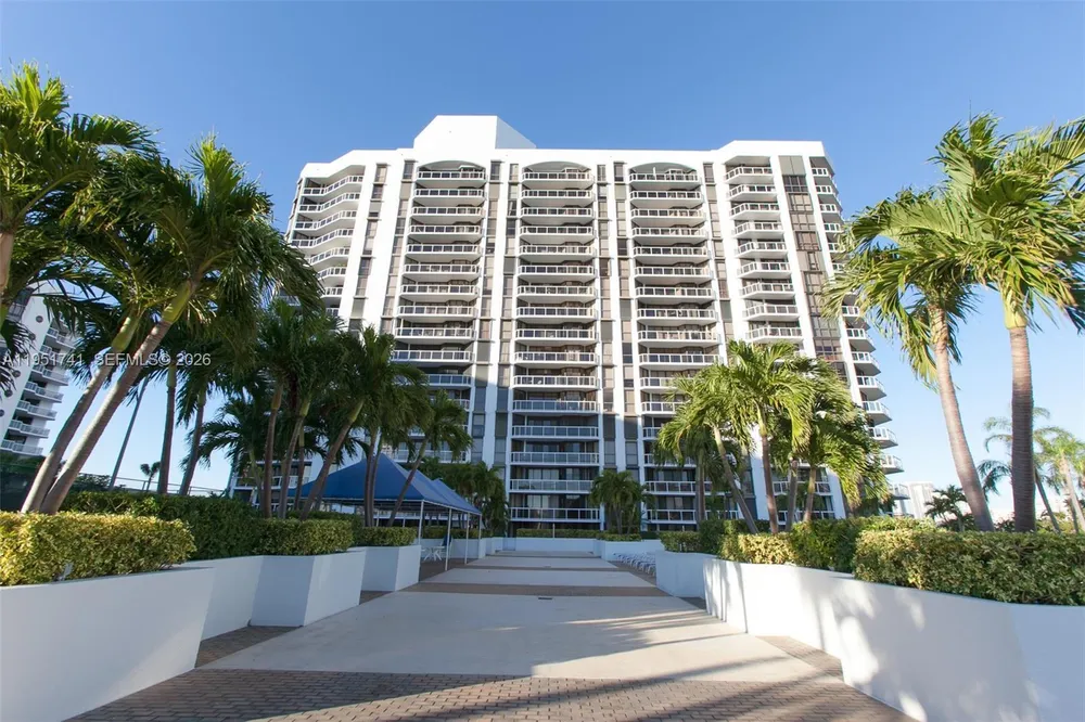 3640 Yacht Club Dr, Aventura, FL 33180