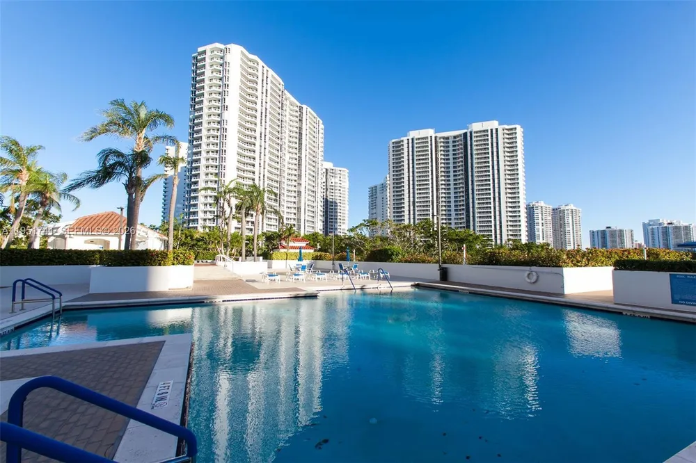 3640 Yacht Club Dr, Aventura, FL 33180