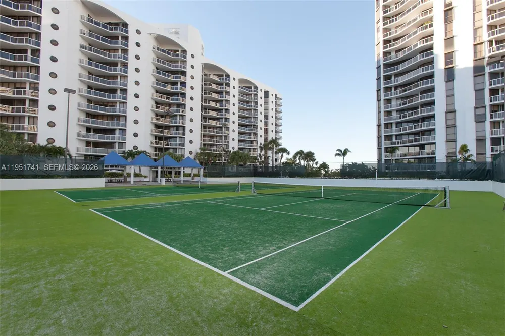 3640 Yacht Club Dr, Aventura, FL 33180