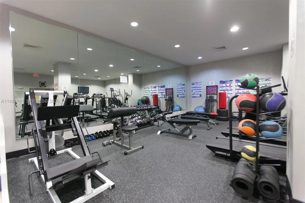 3640 Yacht Club Dr, Aventura, FL 33180