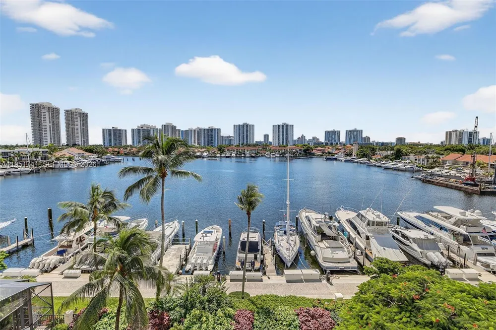3640 Yacht Club Dr, Aventura, FL 33180