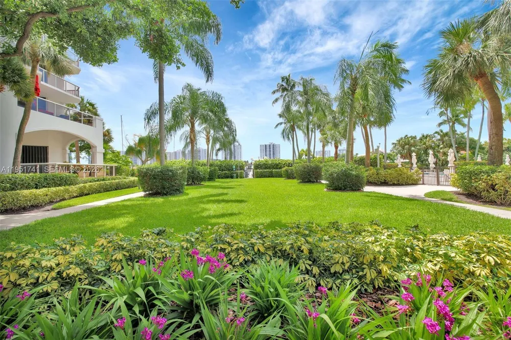 3640 Yacht Club Dr, Aventura, FL 33180