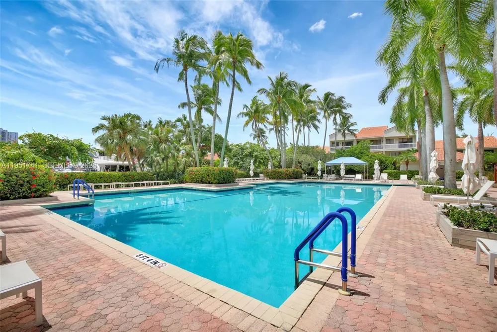 3640 Yacht Club Dr, Aventura, FL 33180