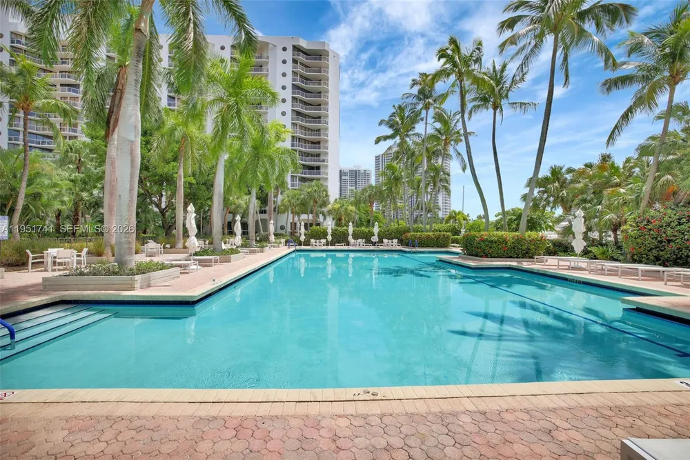 3640 Yacht Club Dr, Aventura, FL 33180