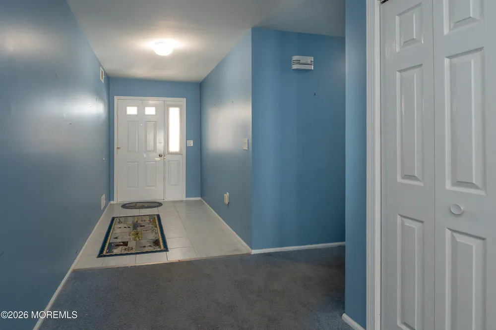 42 Buttonwood Ct, Lakewood, NJ 08701