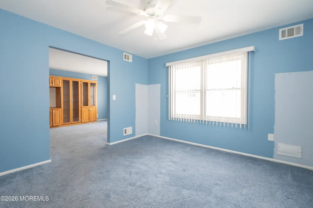 42 Buttonwood Ct, Lakewood, NJ 08701