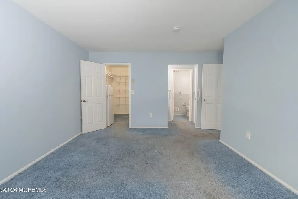 42 Buttonwood Ct, Lakewood, NJ 08701
