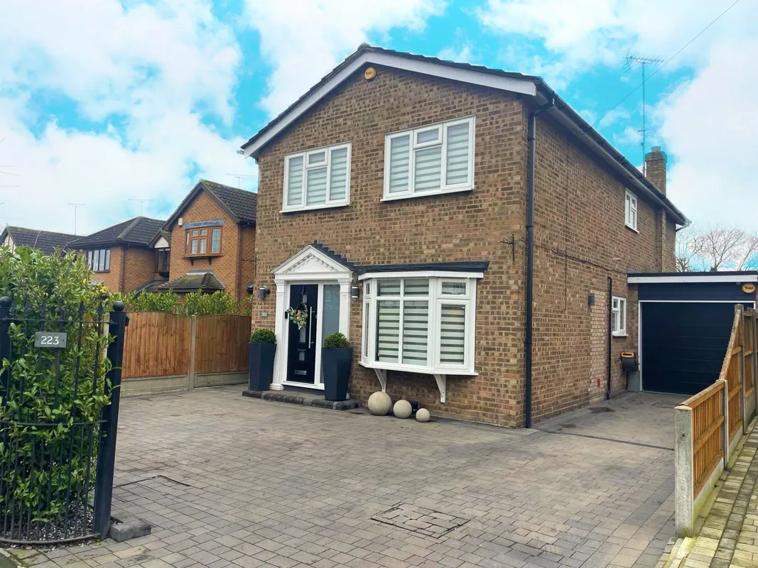 Main Road, Hawkwell, Hockley, Essex, SS5