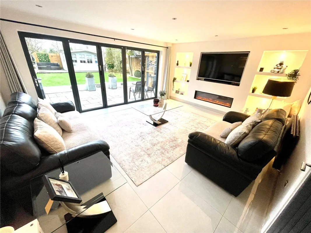 Main Road, Hawkwell, Hockley, Essex, SS5