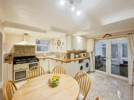 Dixon Crescent, Balby, Doncaster thumb 3