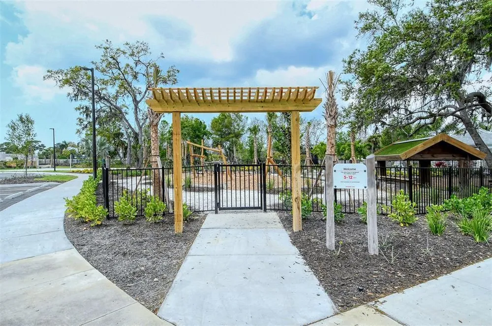 15312 Shady Palms Ln, Nokomis, FL 34275-4343