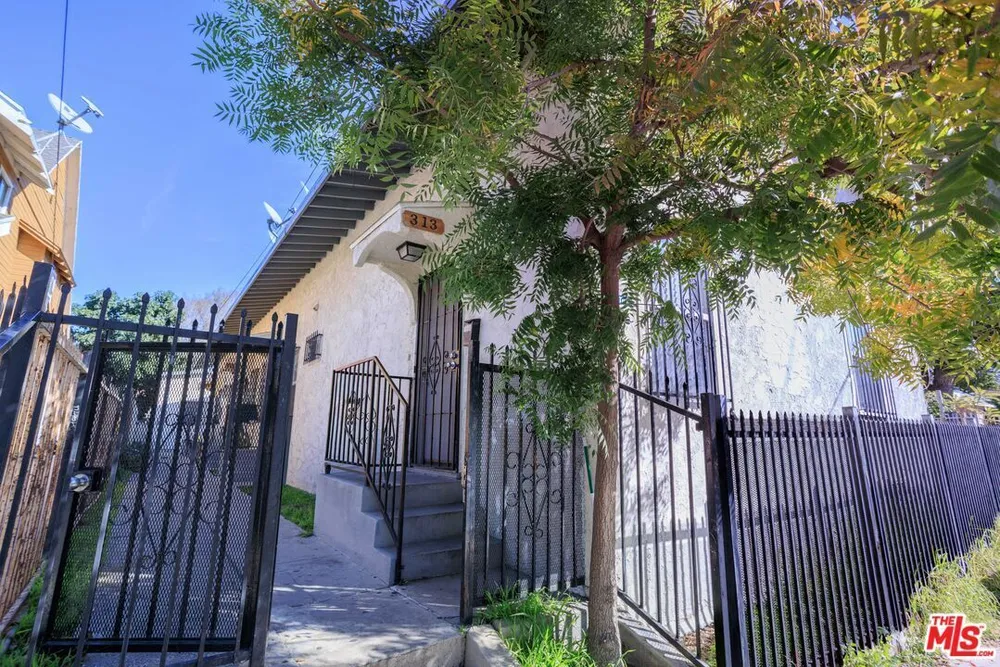313 E 36th St, Southeast Los Angeles, CA 90011