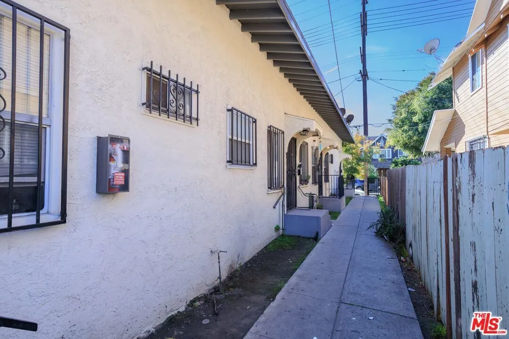313 E 36th St, Southeast Los Angeles, CA 90011