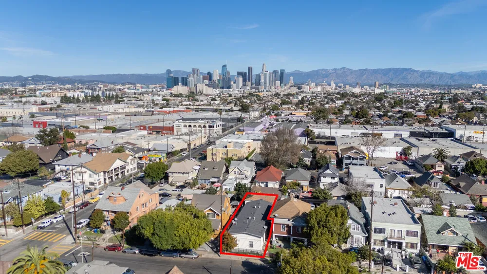 313 E 36th St, Southeast Los Angeles, CA 90011
