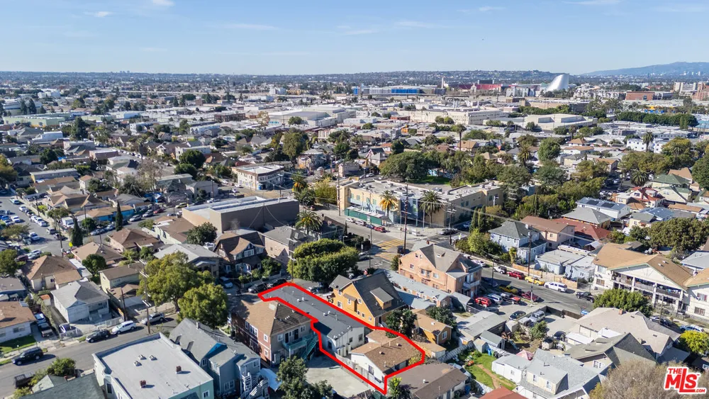 313 E 36th St, Southeast Los Angeles, CA 90011