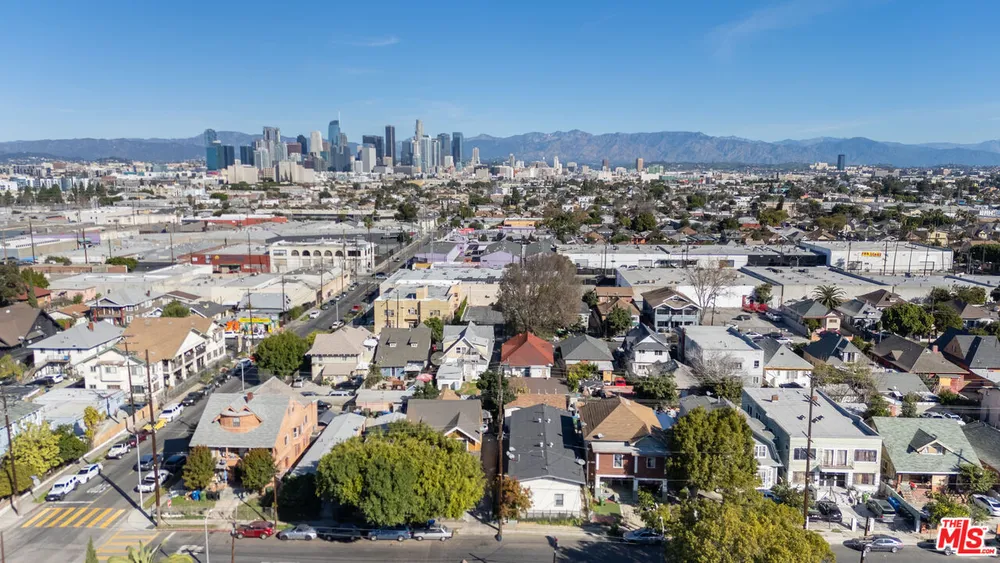 313 E 36th St, Southeast Los Angeles, CA 90011