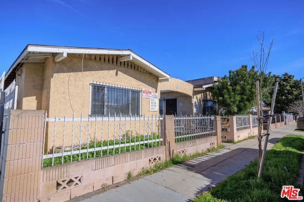 871 E 49th St, Southeast Los Angeles, CA 90011
