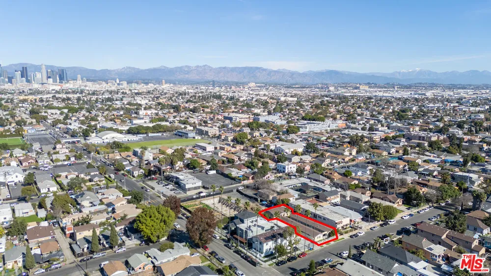871 E 49th St, Southeast Los Angeles, CA 90011