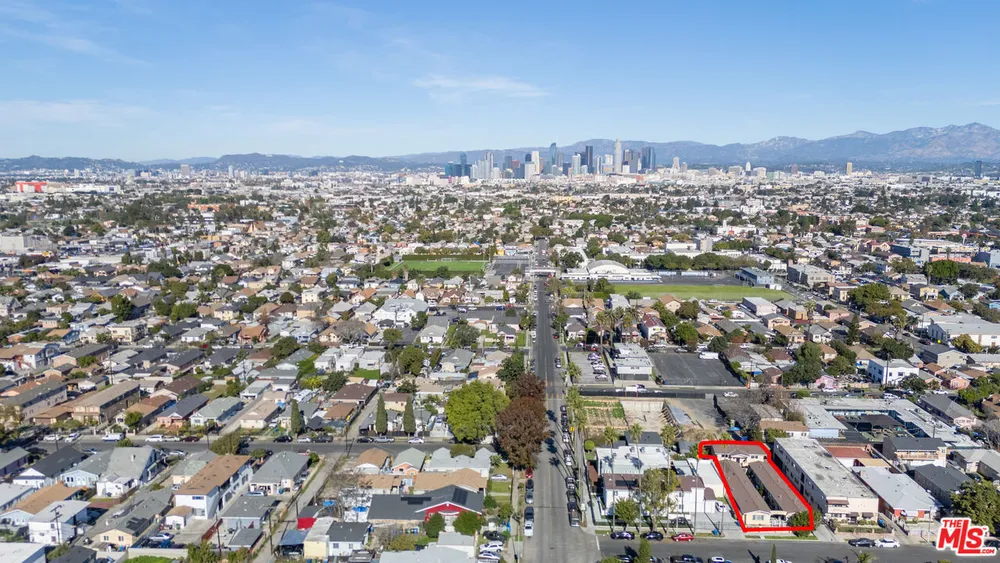 871 E 49th St, Southeast Los Angeles, CA 90011