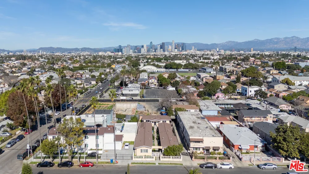 871 E 49th St, Southeast Los Angeles, CA 90011