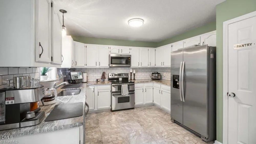 970 Winterside Ln, Winston-Salem, NC 27107