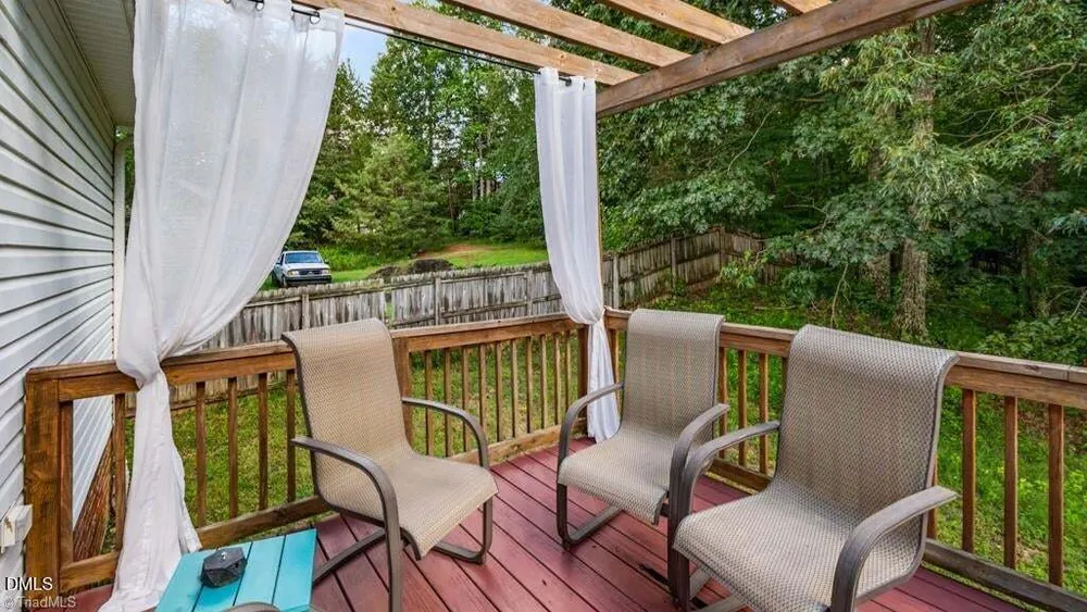 970 Winterside Ln, Winston-Salem, NC 27107