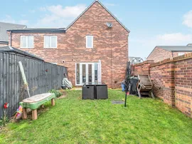 Castle Way, PONTEFRACT thumb 2
