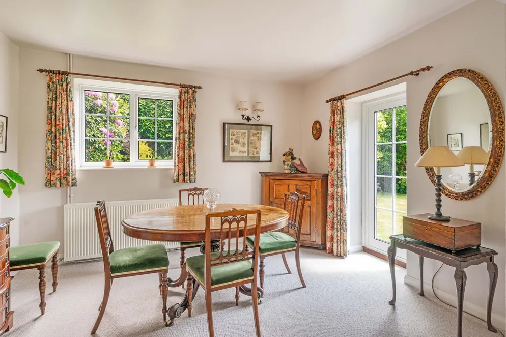 Property carousel item 4
