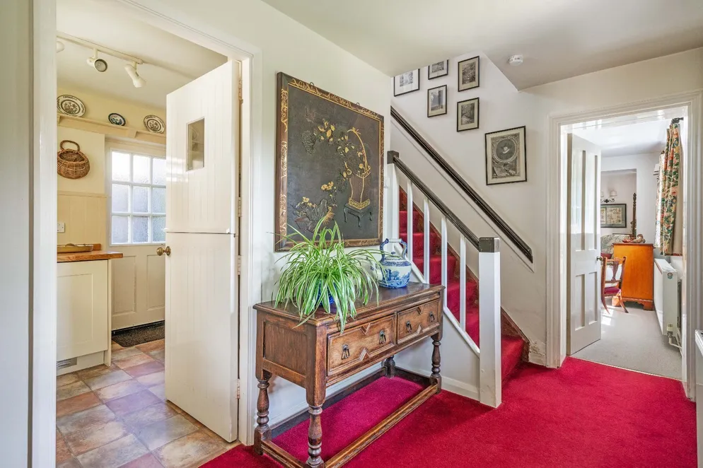 Property carousel item 6