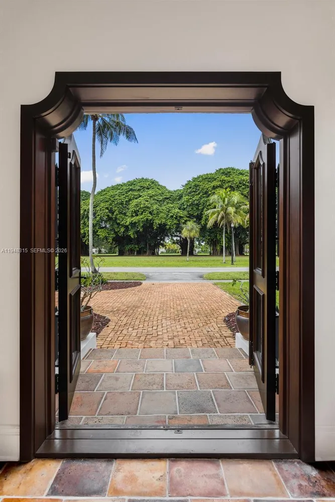 1234 S Greenway Dr, Coral Gables, FL 33134