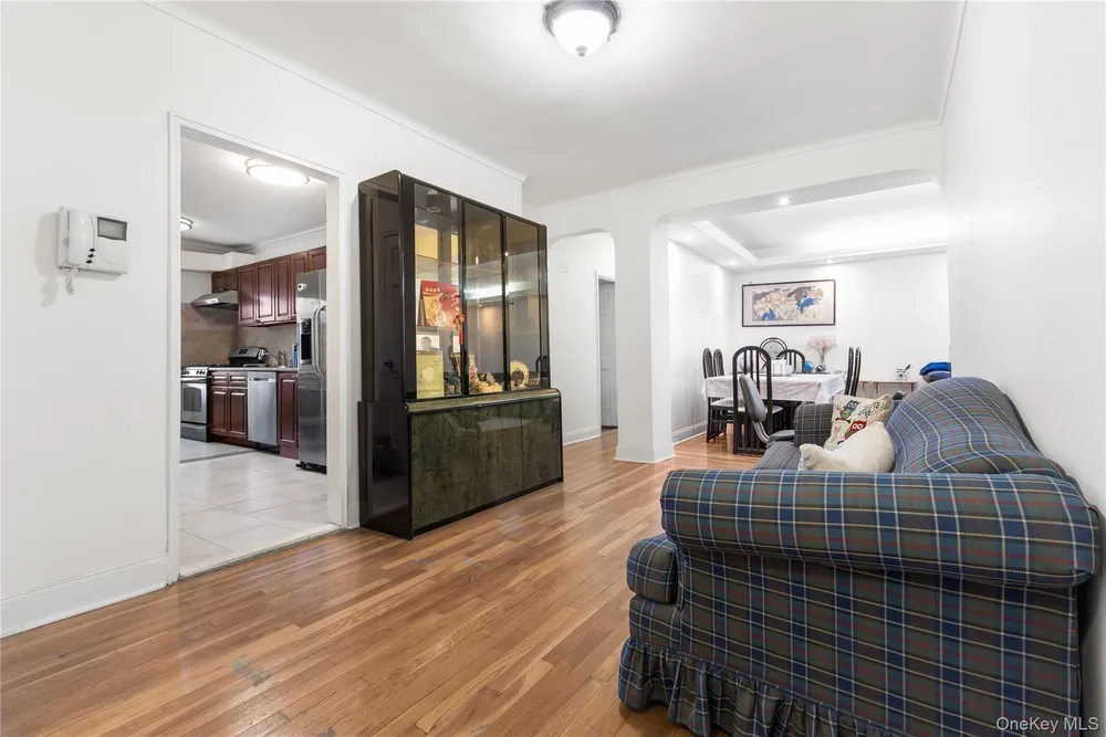 64 99th St, Rego Park, NY 11374