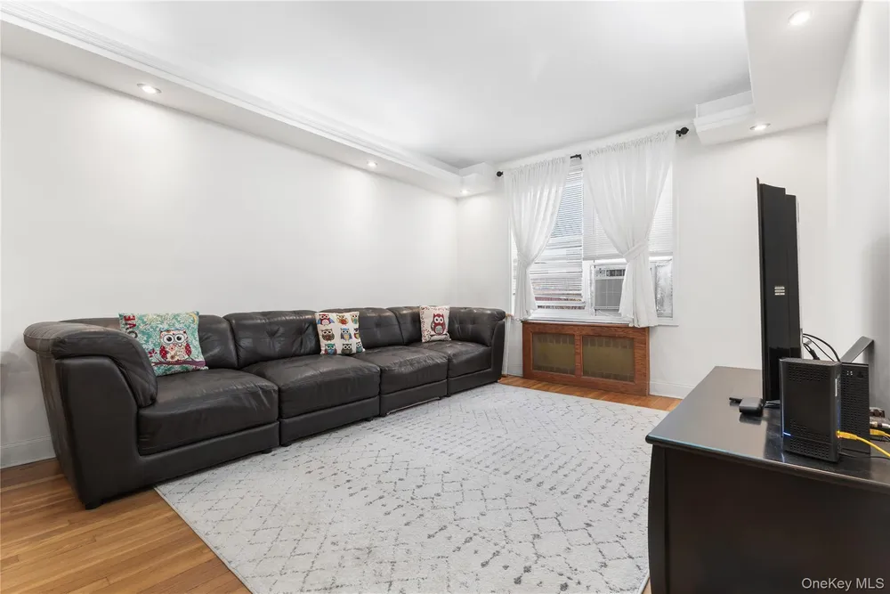 64 99th St, Rego Park, NY 11374