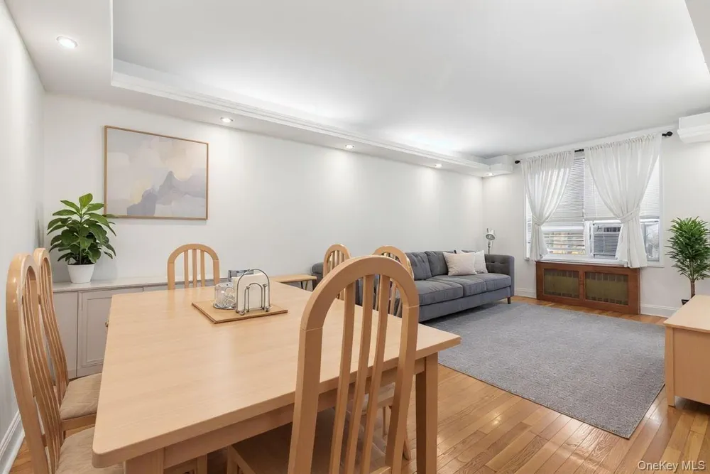 64 99th St, Rego Park, NY 11374