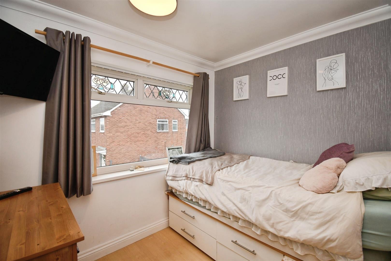 Garth Avenue, HULL Image 12