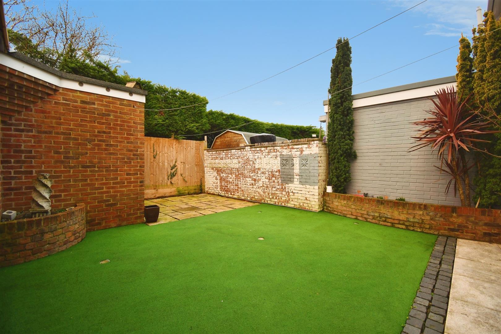 Garth Avenue, HULL Image 14