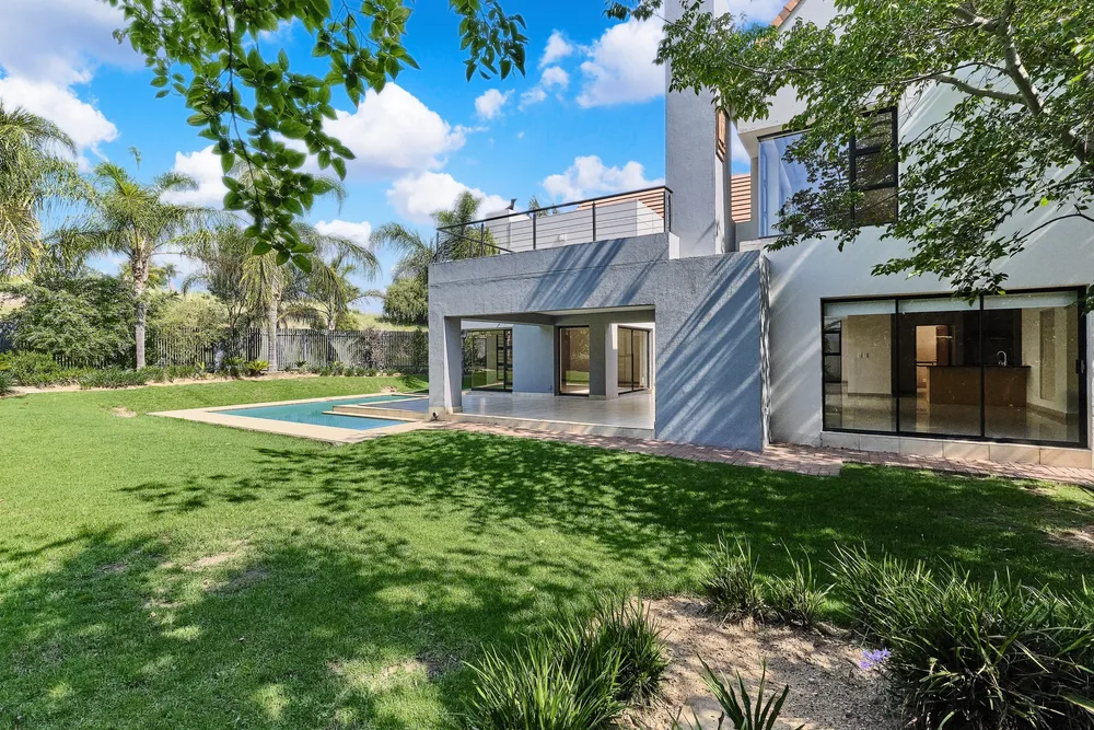 South Africa, Gauteng, Eagle Canyon Golf Estate, Eagle Creek Drive, 401
