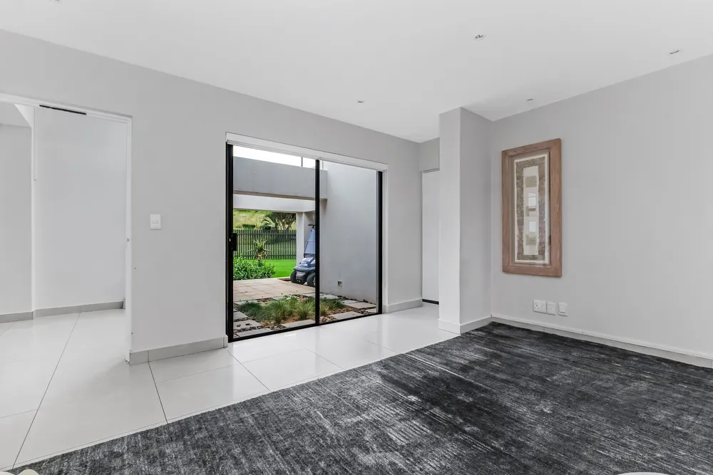 South Africa, Gauteng, Eagle Canyon Golf Estate, Eagle Creek Drive, 401