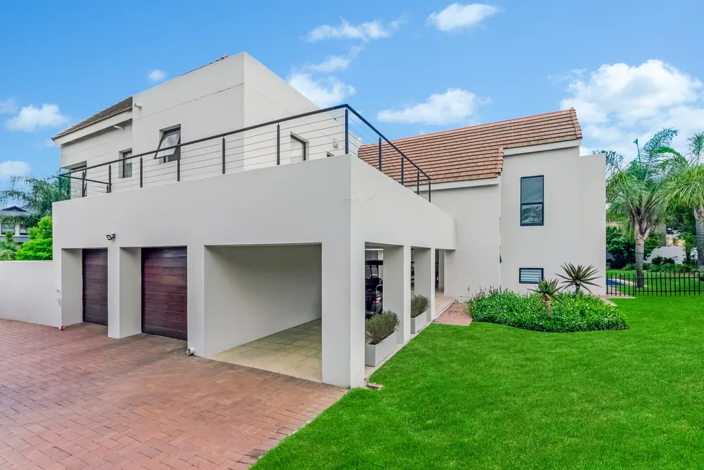 South Africa, Gauteng, Eagle Canyon Golf Estate, Eagle Creek Drive, 401