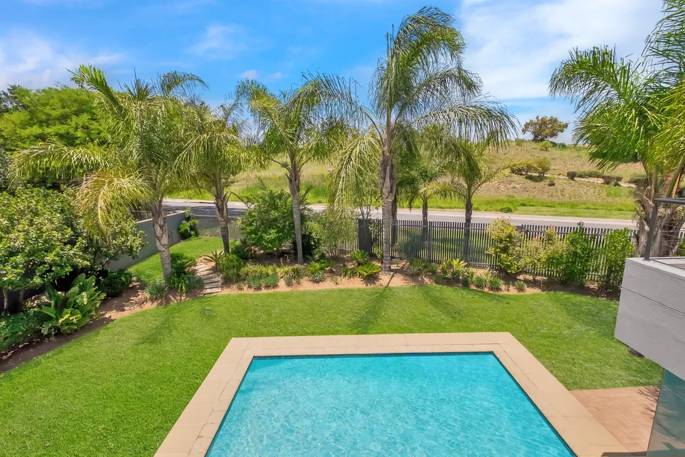South Africa, Gauteng, Eagle Canyon Golf Estate, Eagle Creek Drive, 401