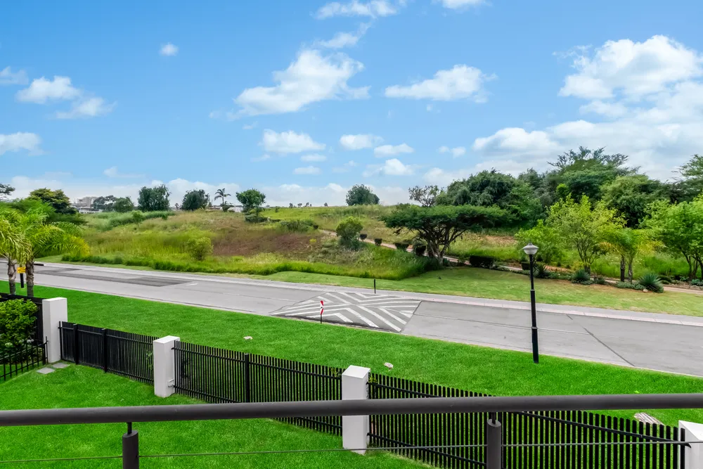 South Africa, Gauteng, Eagle Canyon Golf Estate, Eagle Creek Drive, 401