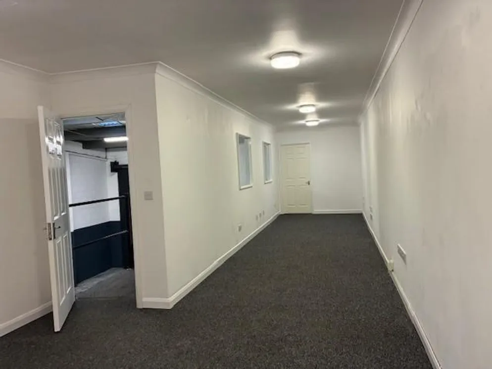 Property carousel item 4