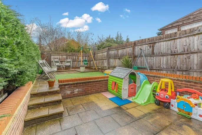 Property carousel image 12