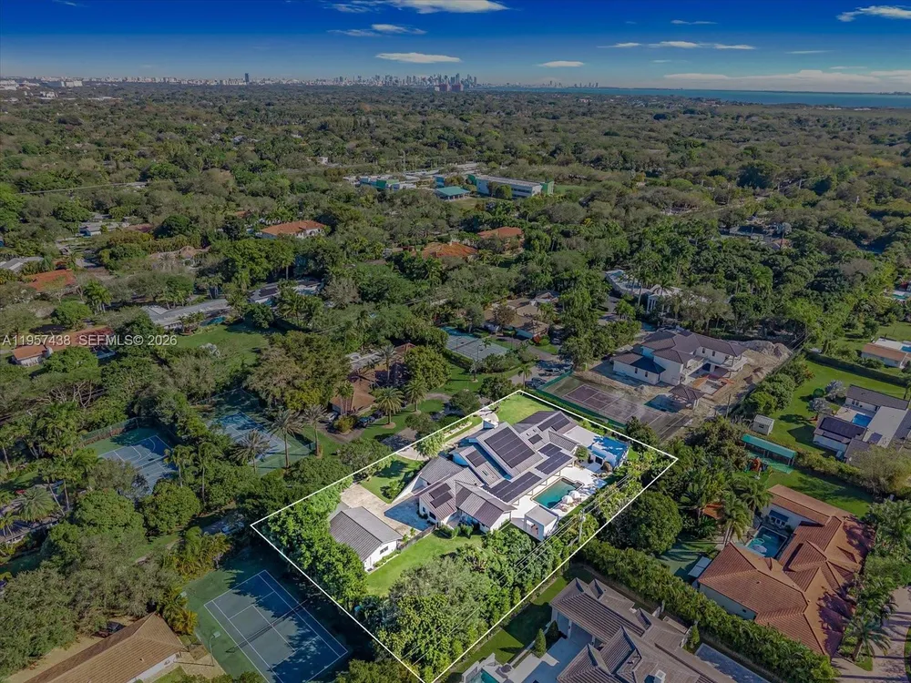 5902 SW 105th St, Pinecrest, FL 33156