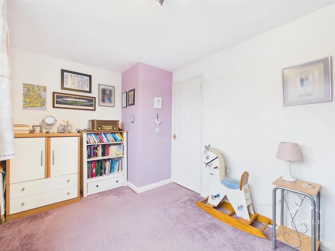 Livia Close, Hinckley