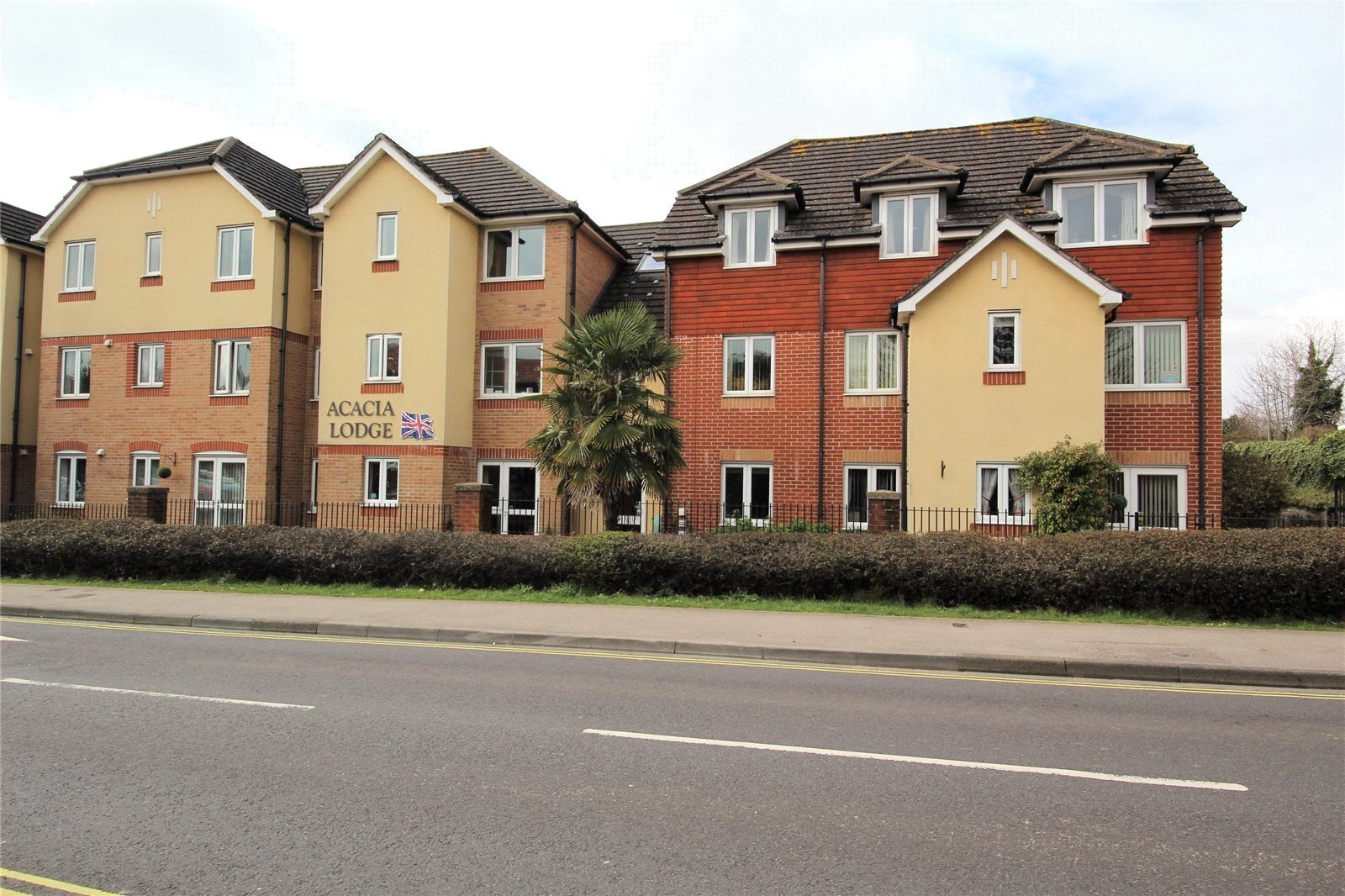 Trinity Street, Fareham, Hampshire, PO16 Image 1
