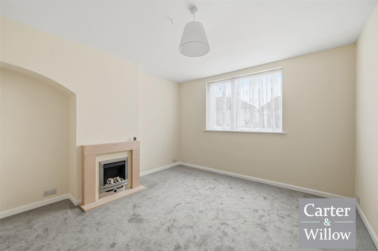 Oxlow Lane, Dagenham, Essex Image 3