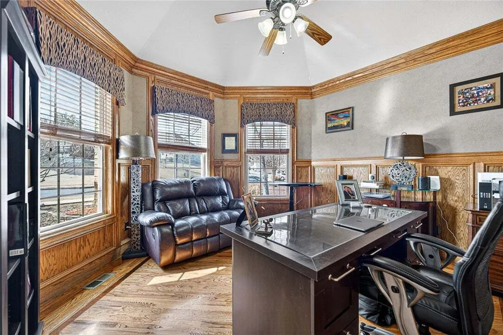 1502 NE Bluff Springs Ave, Bentonville, AR 72712