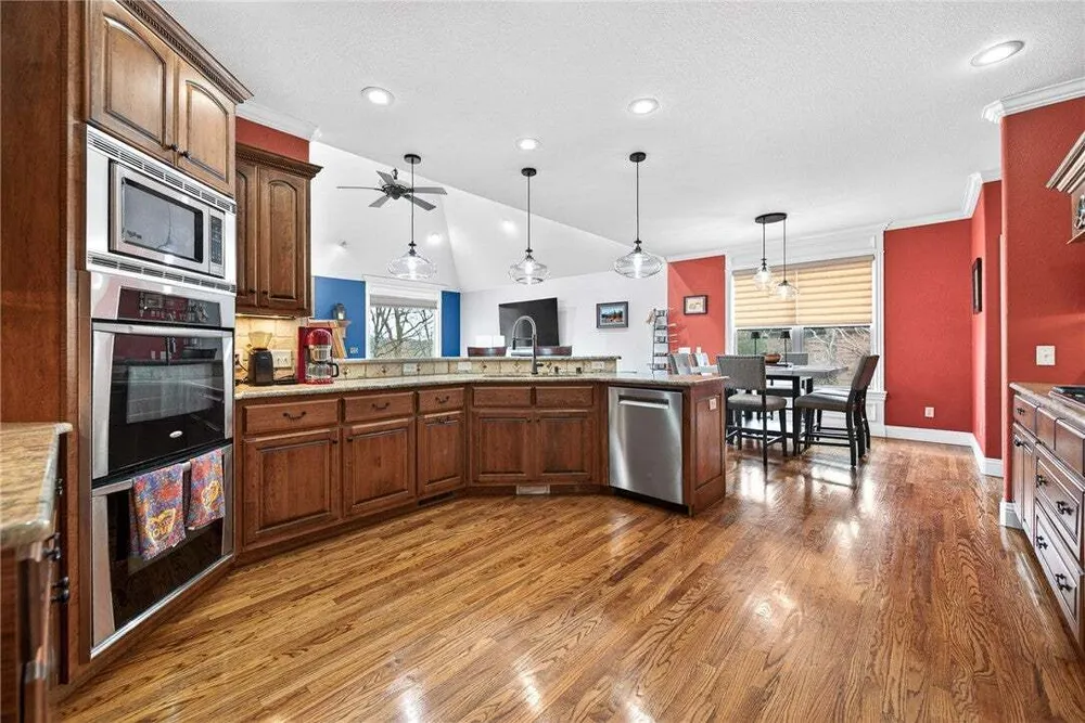 1502 NE Bluff Springs Ave, Bentonville, AR 72712