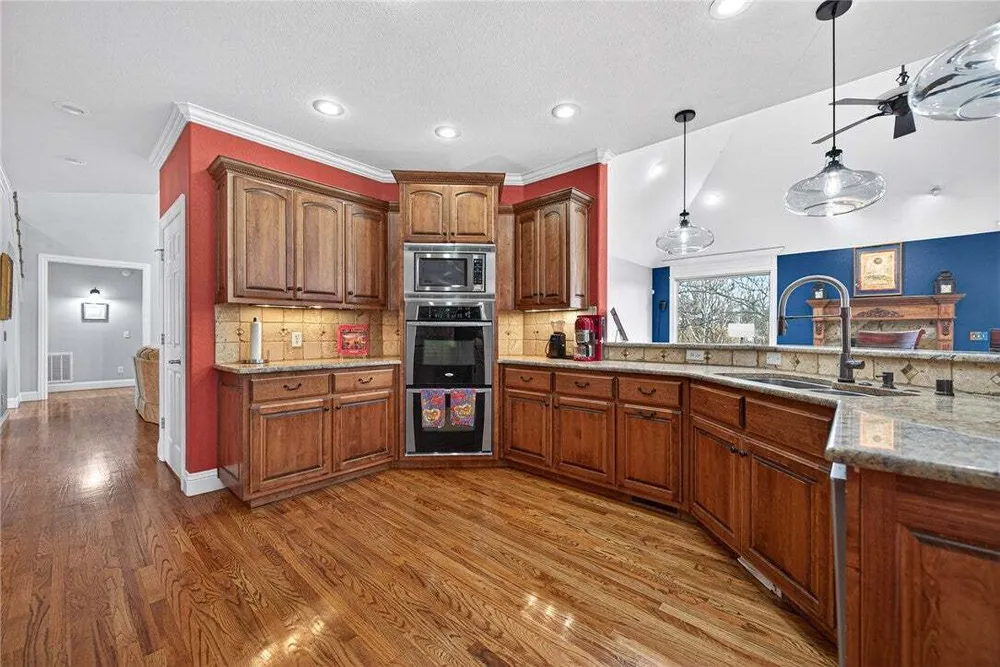 1502 NE Bluff Springs Ave, Bentonville, AR 72712