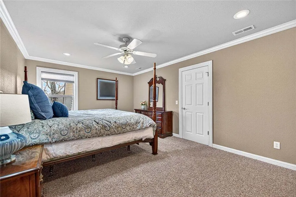 1502 NE Bluff Springs Ave, Bentonville, AR 72712